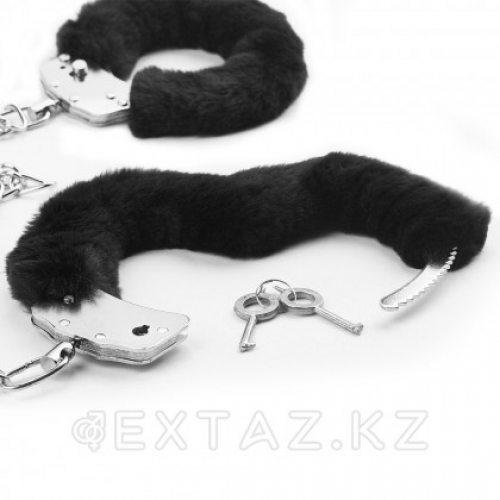 Оковы для ног с мехом FETISH PLEASURE черные в Казахстане, интернет-аптека Aurma.kz
